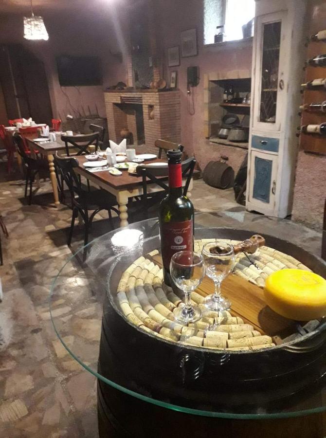 Omsi House Hotel Telavi Kültér fotó