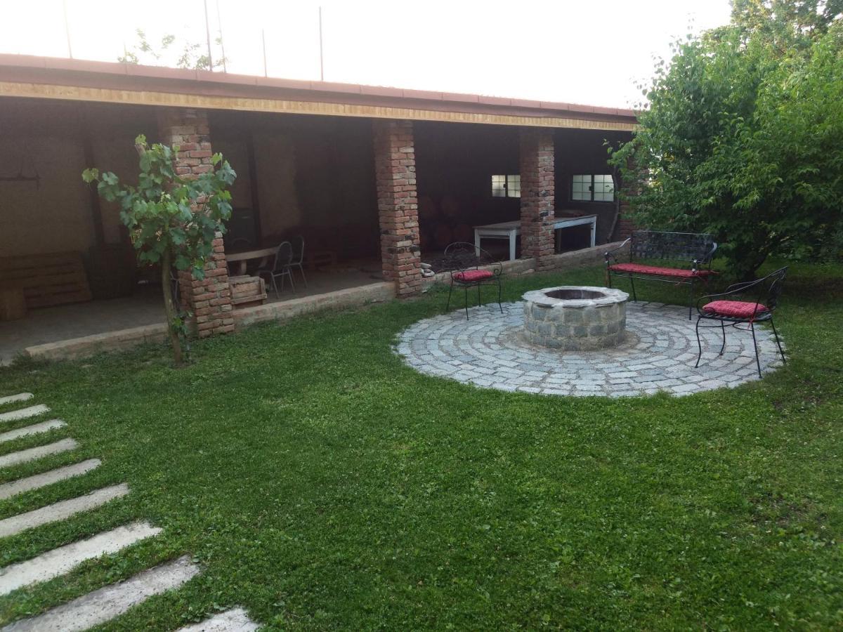 Omsi House Hotel Telavi Kültér fotó