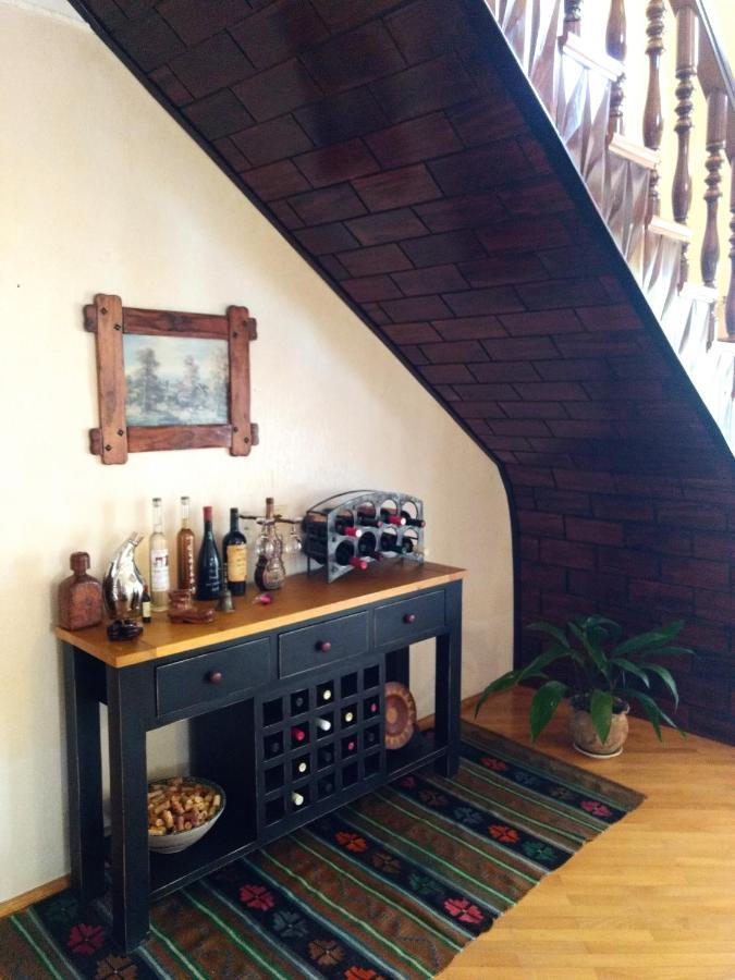 Omsi House Hotel Telavi Kültér fotó