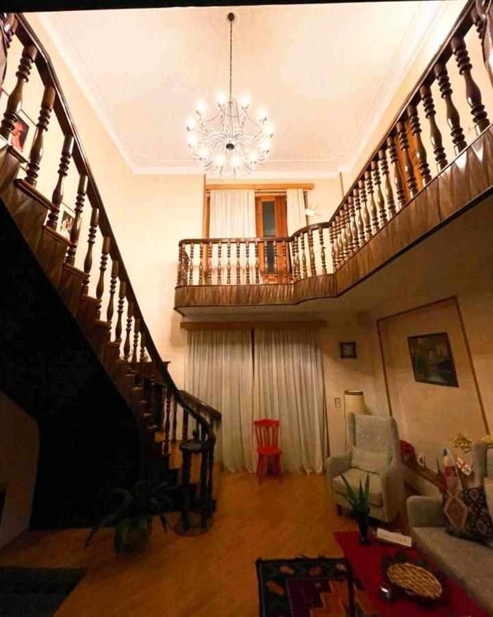 Omsi House Hotel Telavi Kültér fotó
