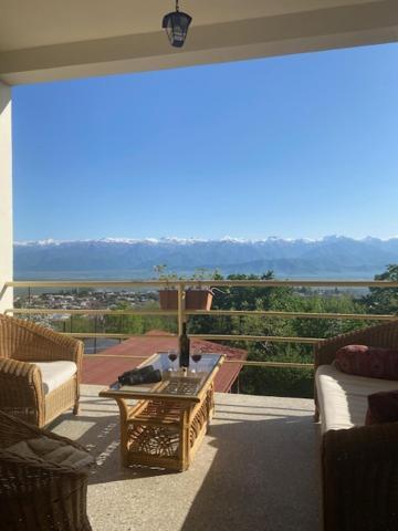Omsi House Hotel Telavi Kültér fotó