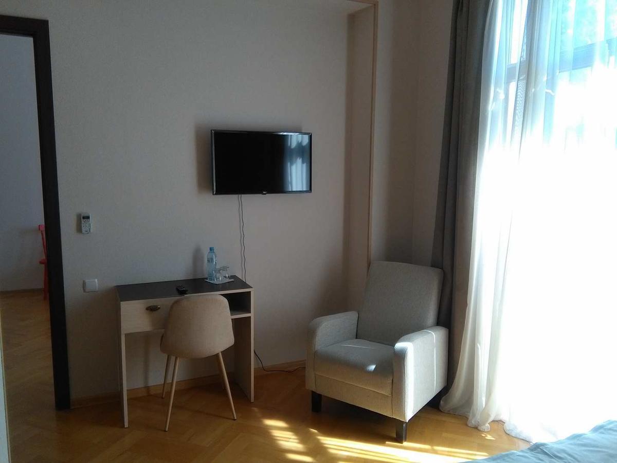 Omsi House Hotel Telavi Kültér fotó