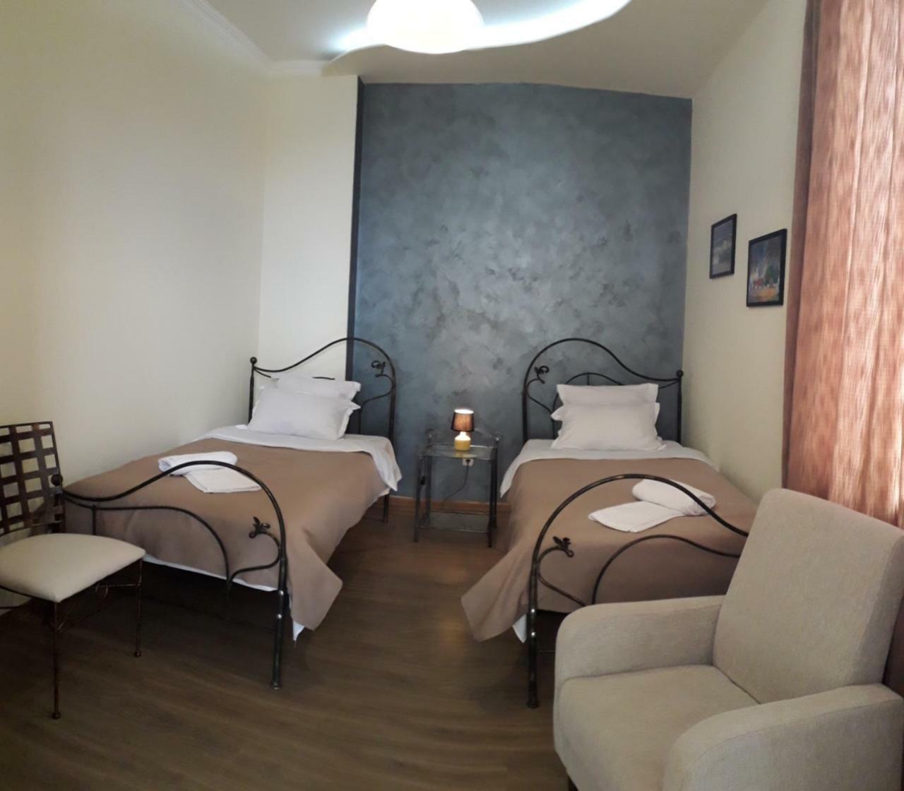 Omsi House Hotel Telavi Kültér fotó