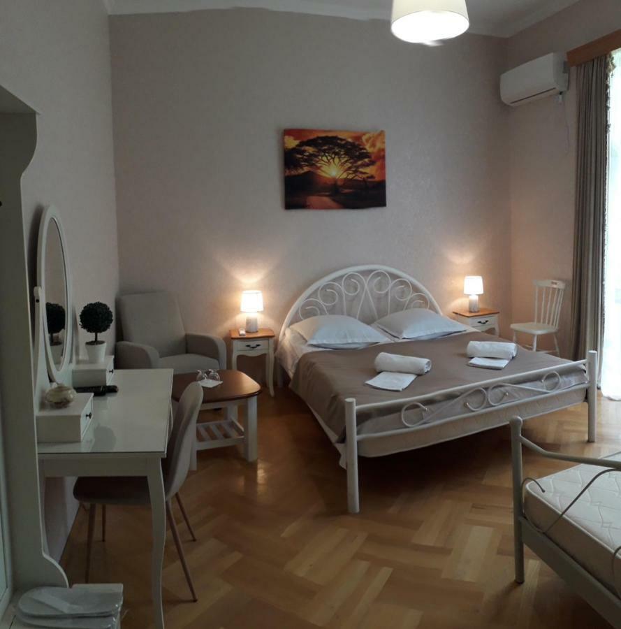 Omsi House Hotel Telavi Kültér fotó