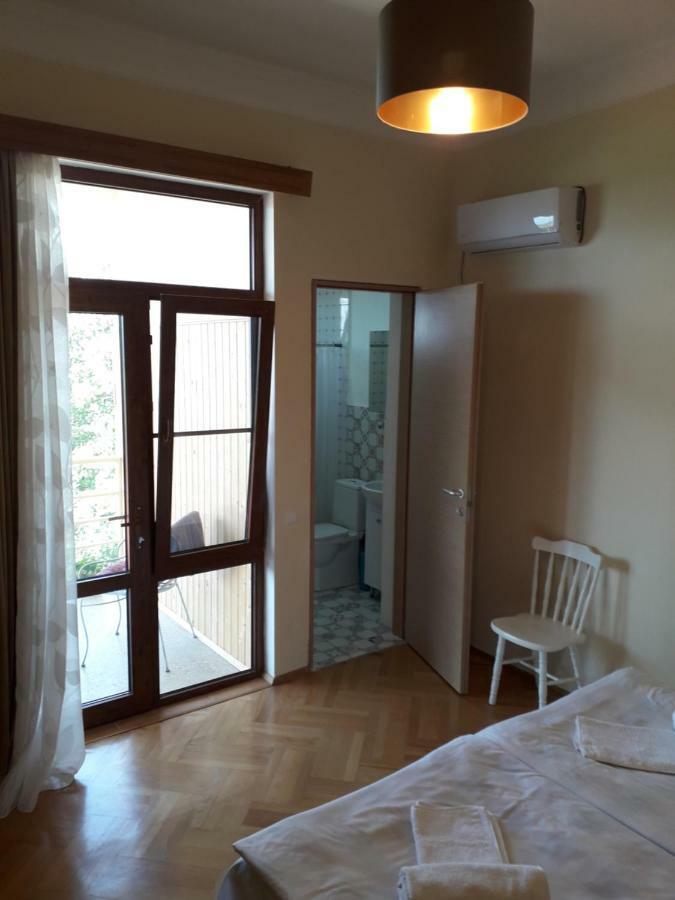 Omsi House Hotel Telavi Kültér fotó