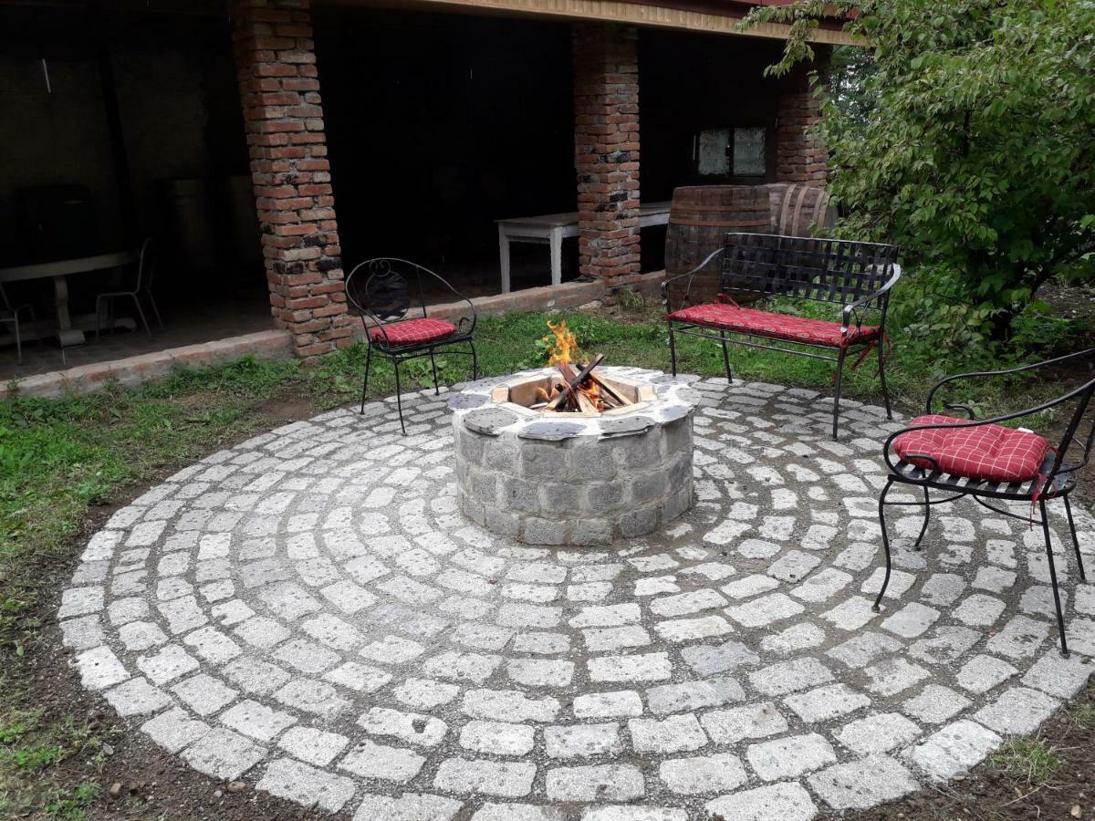 Omsi House Hotel Telavi Kültér fotó